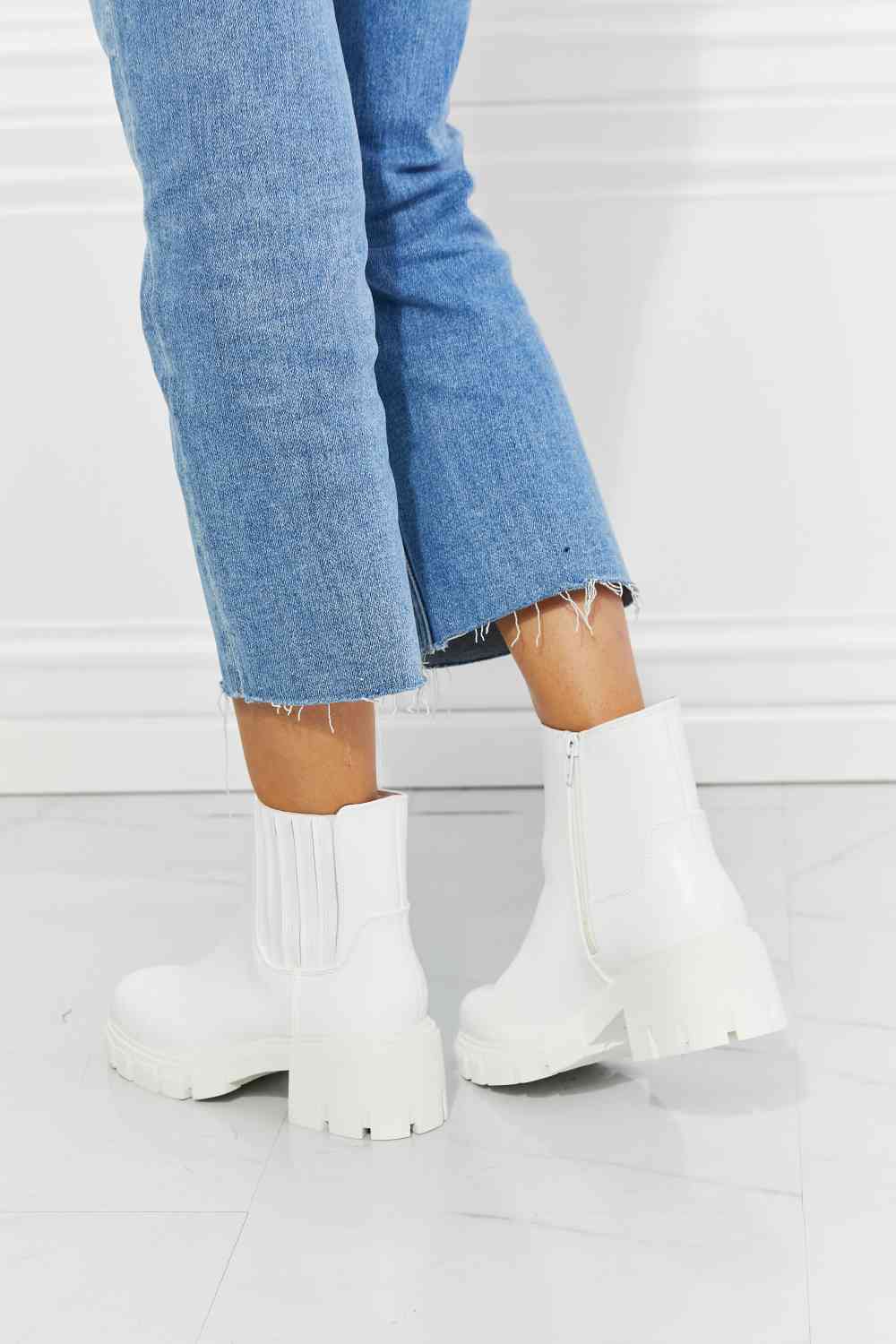 MMShoes Chelsea Boots in White